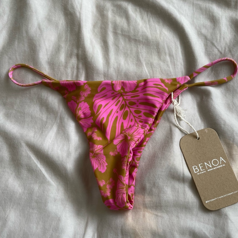 SOLD BENOA Chibi Bottom in Garden